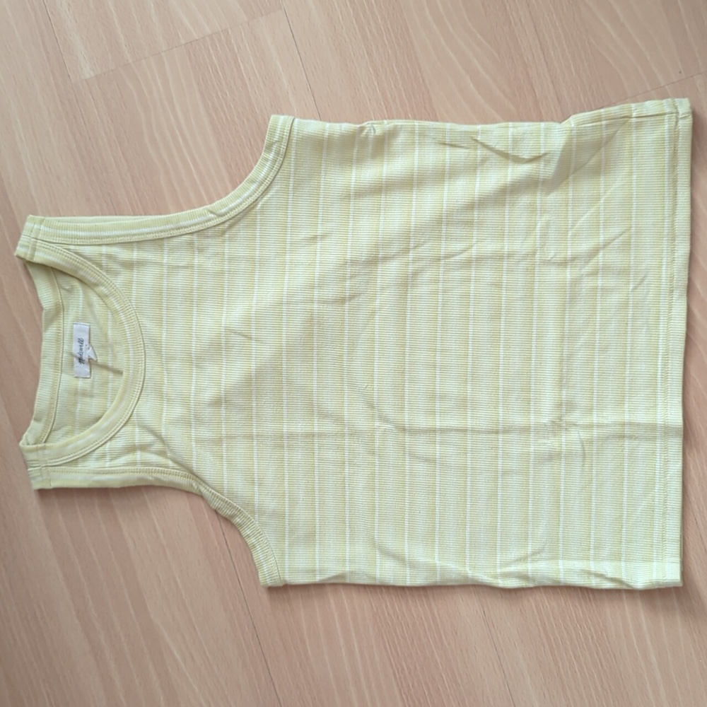 Ribbed tank